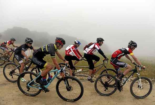 Calling out how many are in your party - a tandem counts as one -- to people you pass is common courtesy when mountain biking in a group. (David Royal - Monterey Herald file) 
